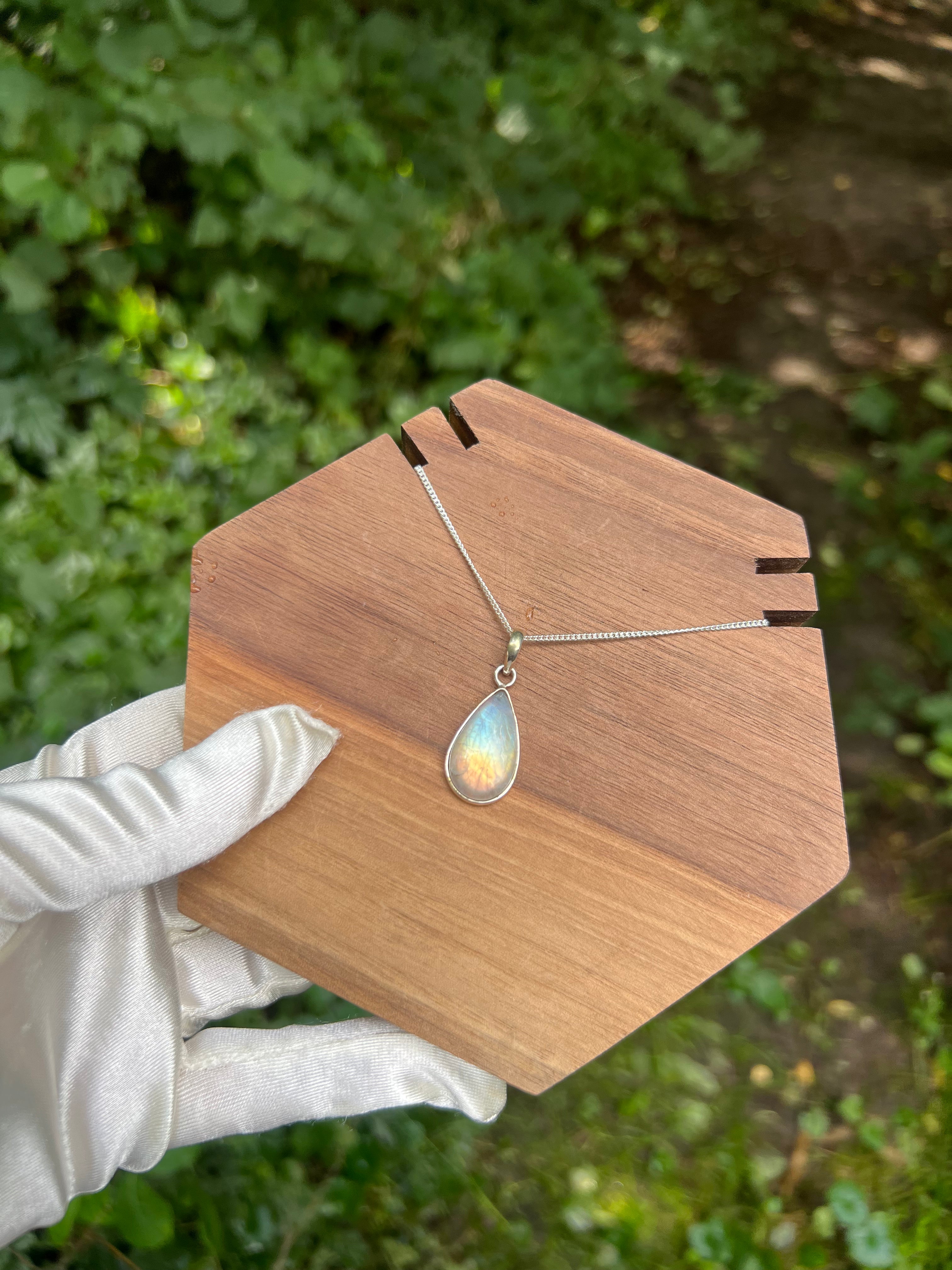 Zenvya - Regenboog Maansteen Ketting No 27 - One of a Kind - 925 zilver