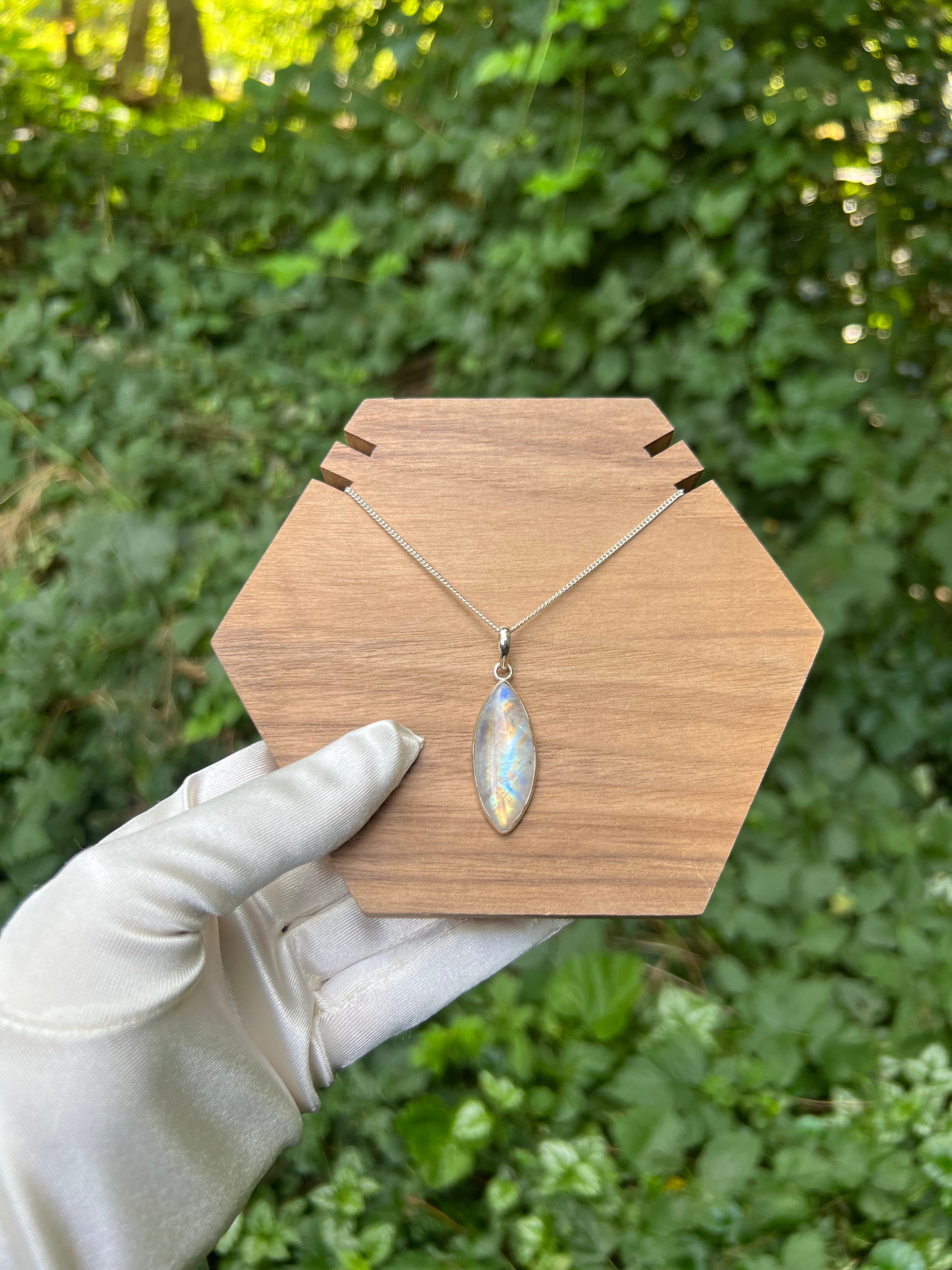 Zenvya - Regenboog Maansteen Ketting - One of a Kind - 925 zilver
